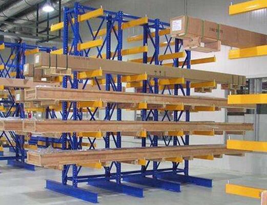 懸臂式貨架上的立柱片和托臂都有哪些和其他不同的地方